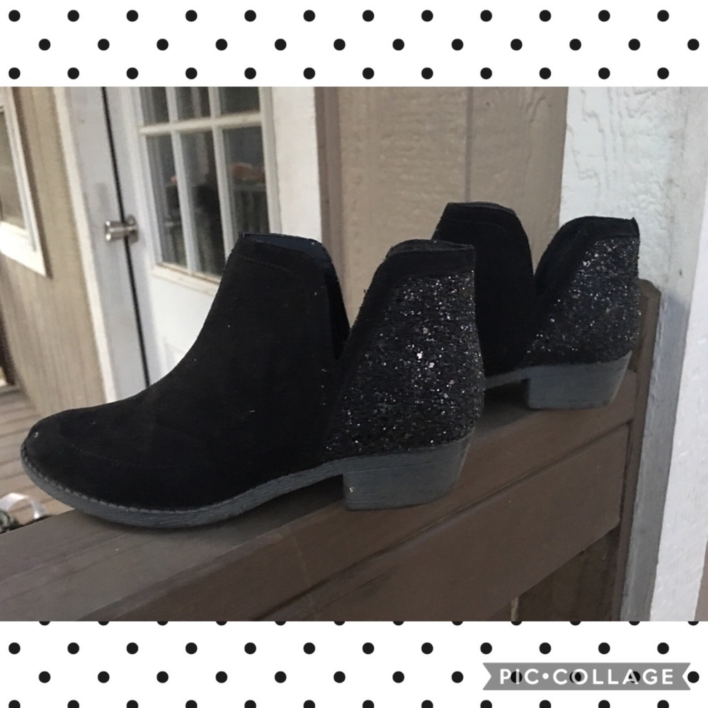Justice size 2 girls black booties glitter